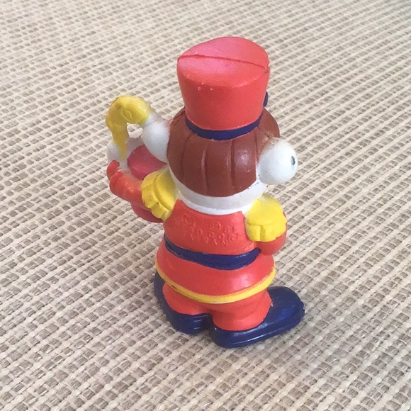 Vintage 1981 Mego Corp Clown Figurine, 2 1/4” - Picture 4 of 13